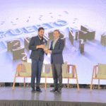 Ministro Kelvin Cruz inaugura moderno play y multiuso que transforman comunidades de Azua y Peravia