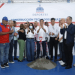 Detienen a 13 haitianos indocumentados en un minibús en Amina, Valverde