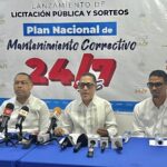 El diseñador italiano Valentino, el emperador del color rojo, muere en Roma