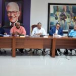 Presidente Luis Abinader recibe la primera nueva Licencia de Conducir