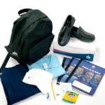 En despliegue a gran escala por aire, mar y tierra arrestan a cinco hombres e incautan 564 paquetes de presunta cocaína