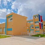 Detienen minibús con presunta marihuana en Enriquillo