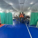 Presidente Abinader recorre sector Nuevo Amanecer de Los Alcarrizos y garantiza asistencia del Gobierno a familias afectadas