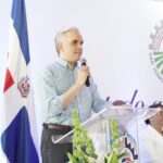 Tras más de 40 años de espera, presidente Abinader inaugura puente Los Hierros en Baní, que conectará comunidades y fortalecerá producción agrícola