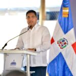 David Collado entrega 3 parques y una iglesia remozada en Boca Chica